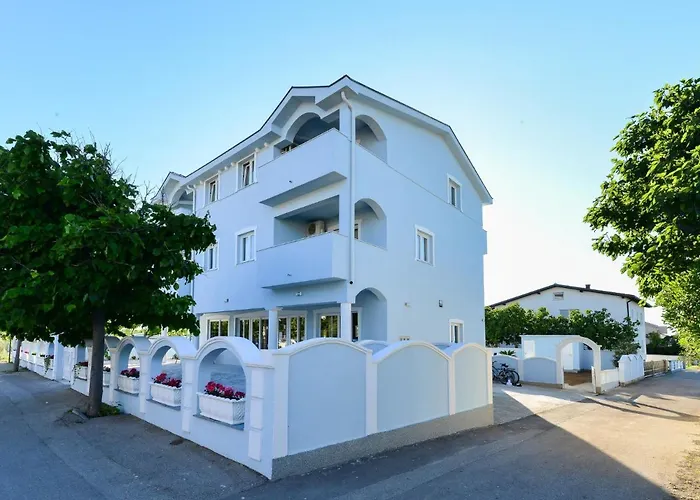 Jadran-3 By Interhome نين